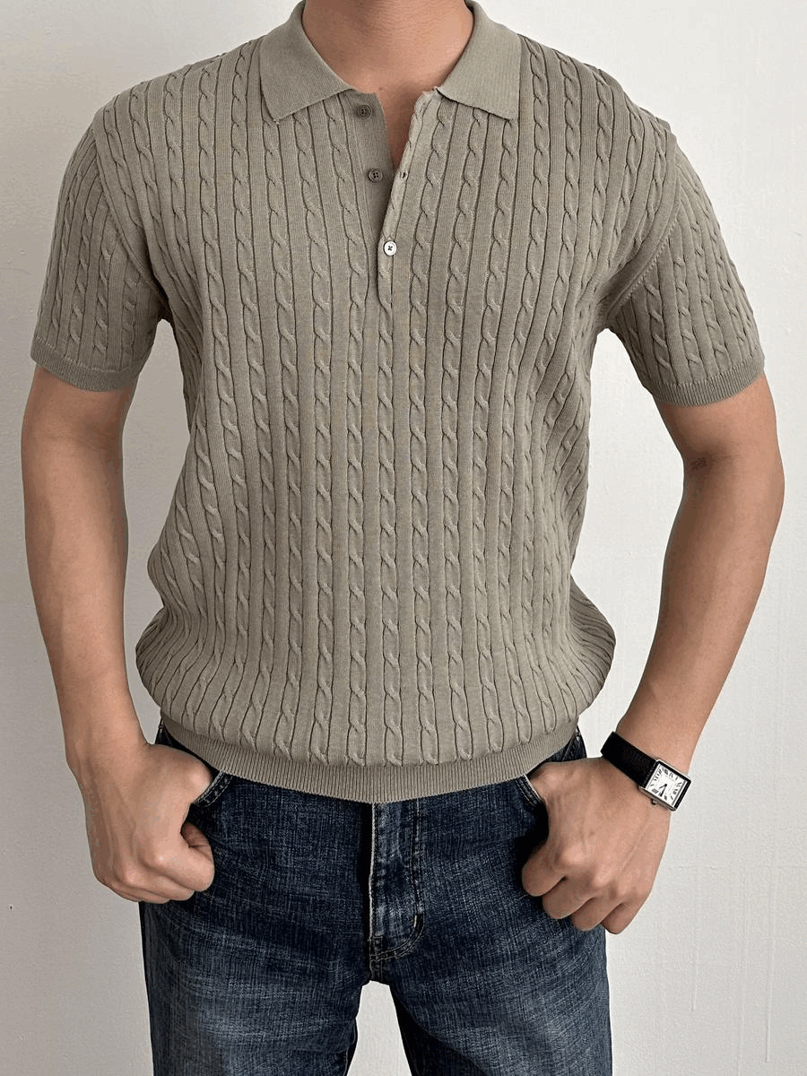 Standard cable short-sleeved collar knit