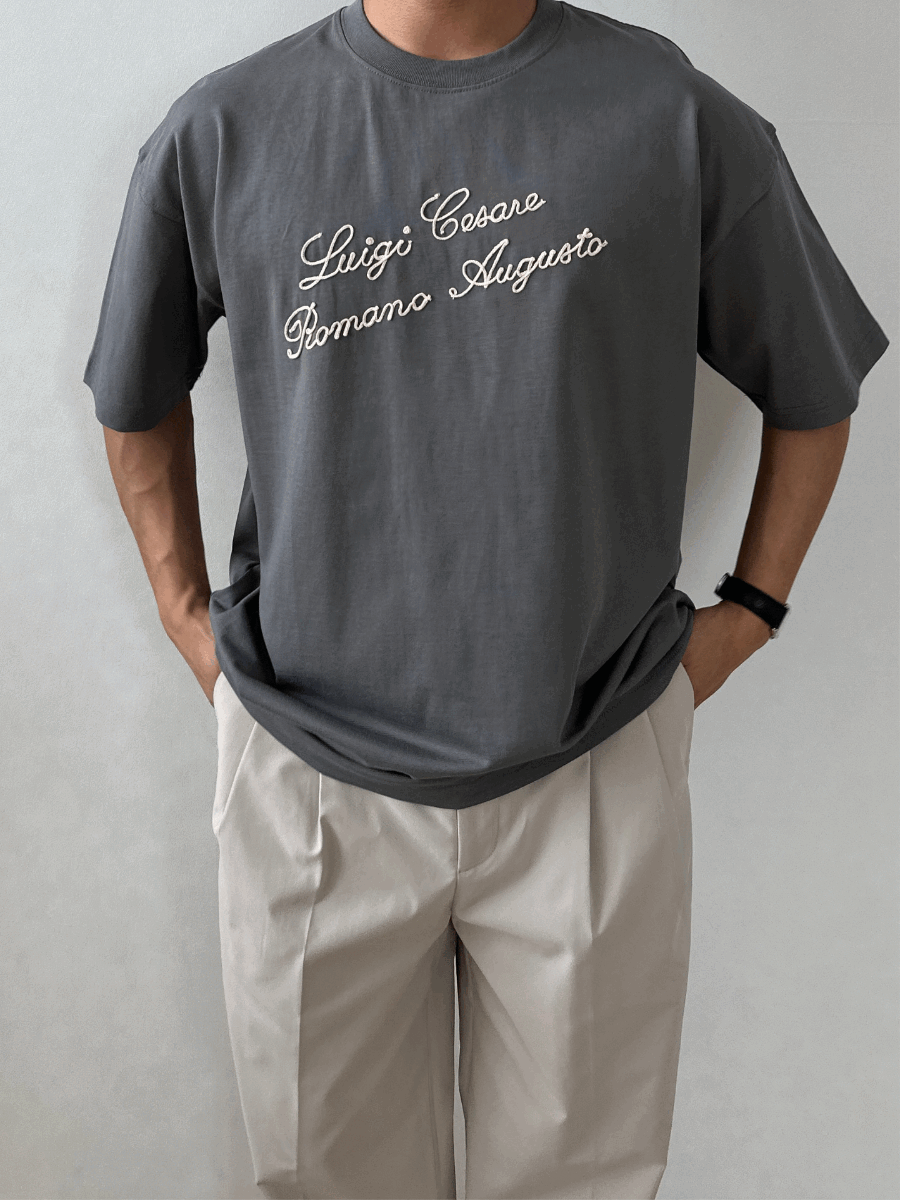 Moody Lettering T-shirt