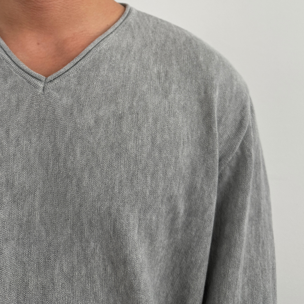 long sleeved tee detail image-S1L17