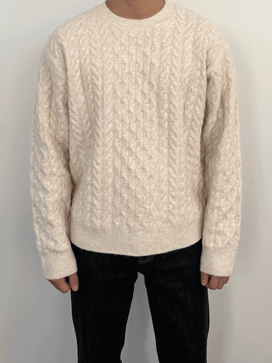 Cozy Cable Round Knit