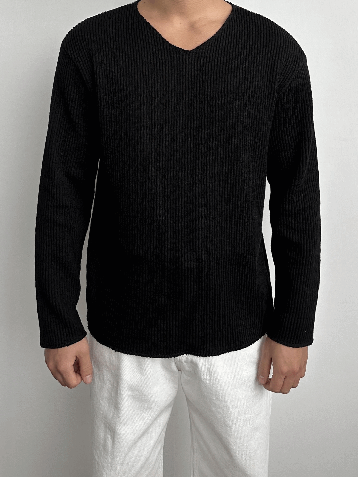 textured V-neck knitwear