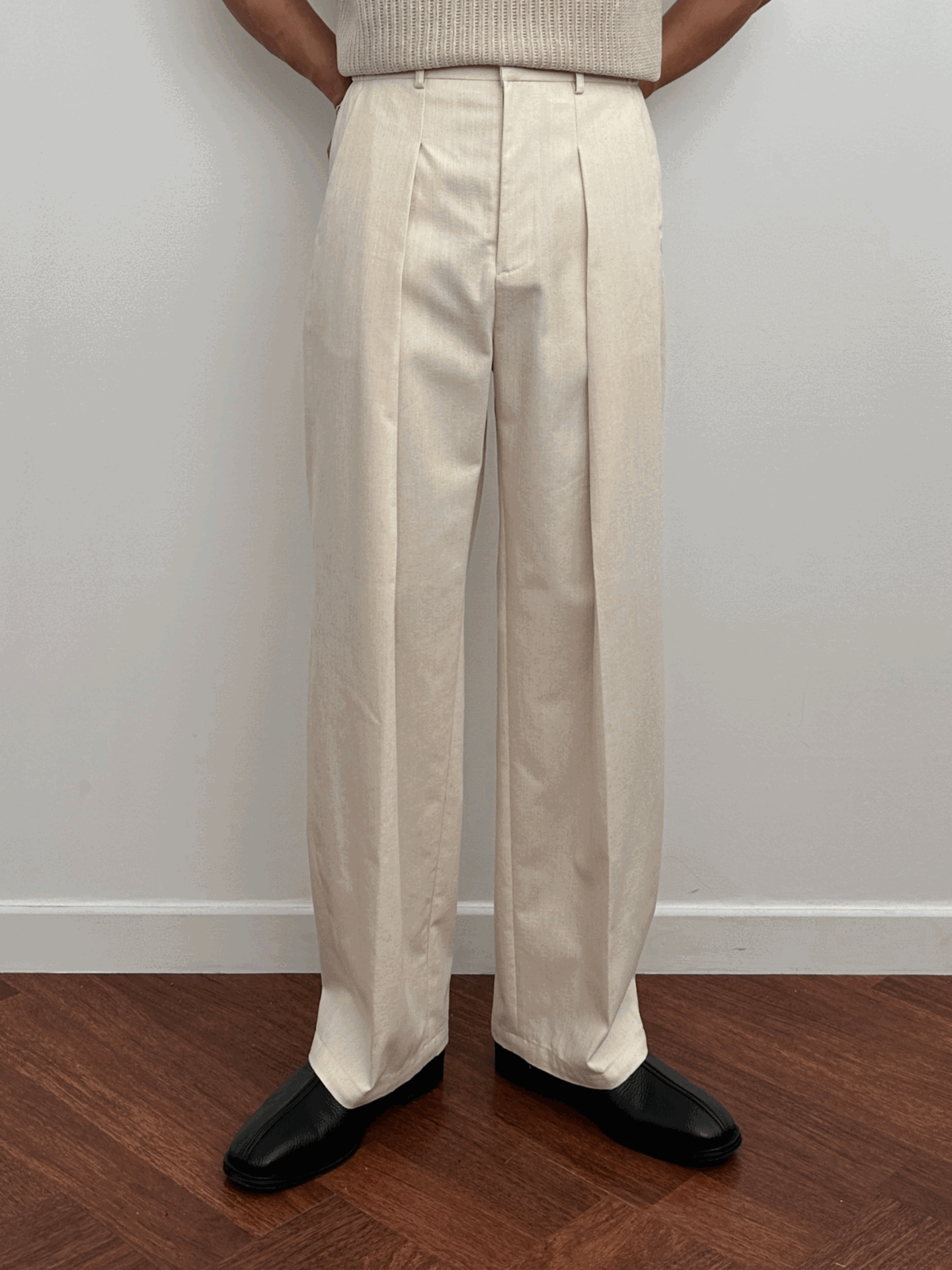 linen reverse pleated pants